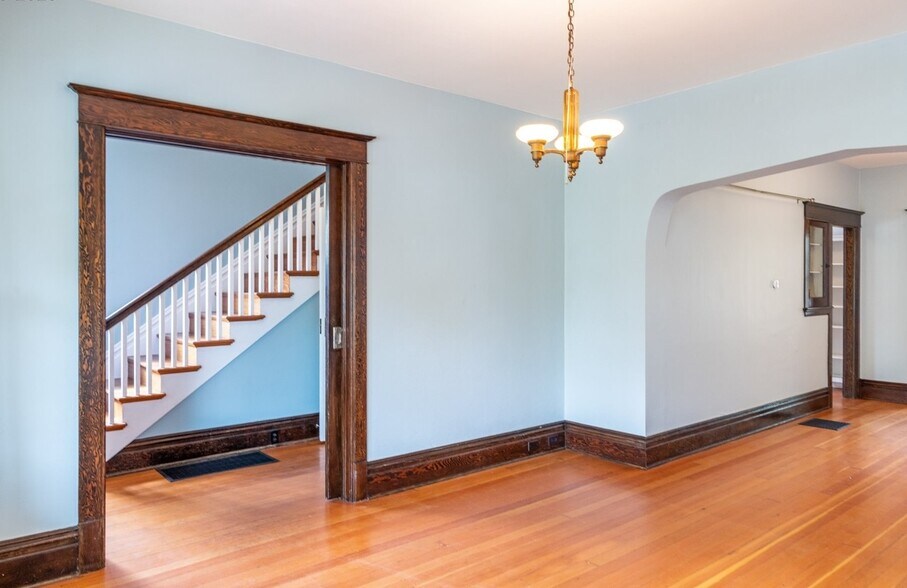 Living Room - 527 NE Fargo St