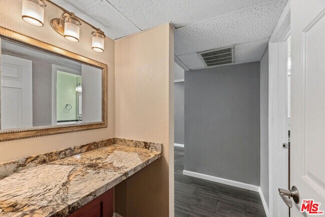 Building Photo - 1340 S Beverly Glen Blvd