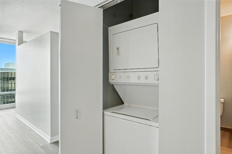 Building Photo - 341 E Ohio St