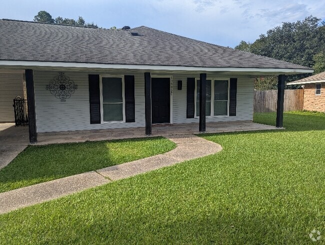 Building Photo - 13835 Marlin Ave