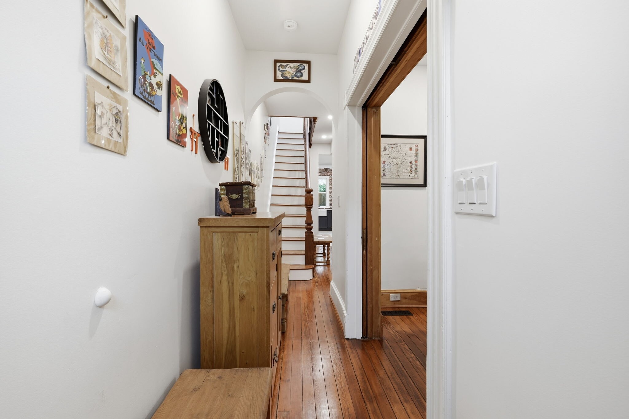 Building Photo - 502 D St NE