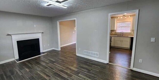 Building Photo - 4872 Lewis Rd