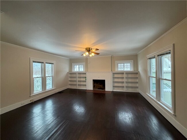 Building Photo - 166 E 3rd St