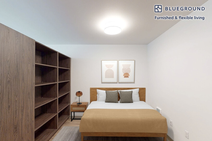 Building Photo - 109 S Division St