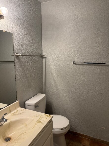 Building Photo - 11605 James Watt Dr