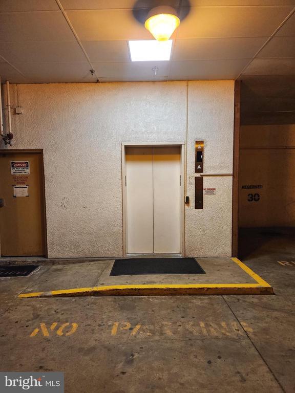 Building Photo - 1504 Lincoln Way