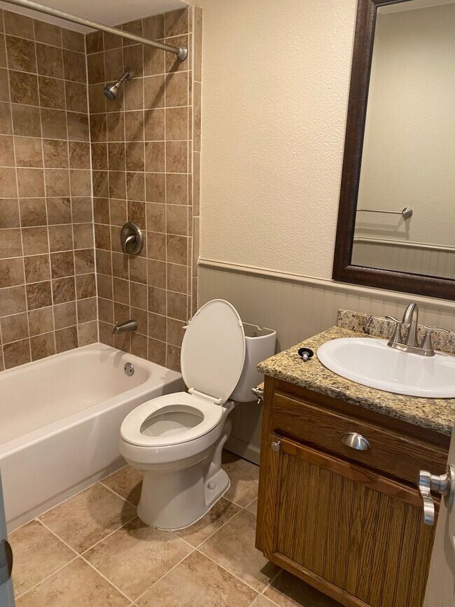 Building Photo - 3-Bedroom, 2.5 bath with 2 car garage in Frisco