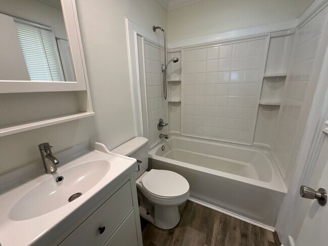 Building Photo - 4026 Sedgewood Ln