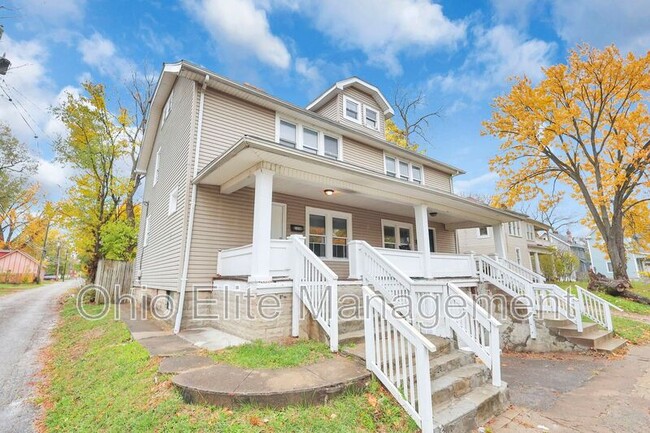 Building Photo - 1038 Forest St