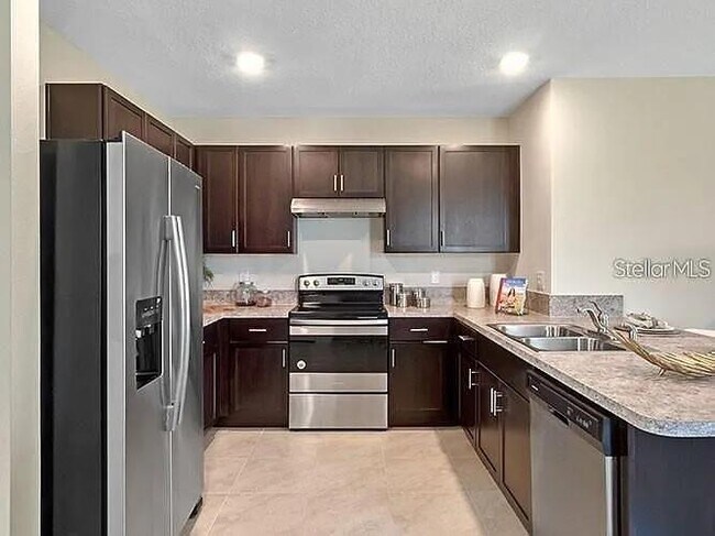 Building Photo - 2038 King Ranch St