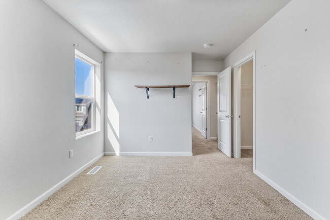 Building Photo - 856 Bear Creek Dr