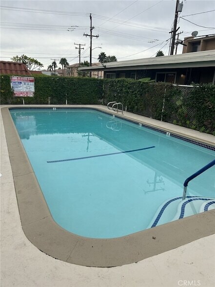 Building Photo - 37111 Cathedral Canyon Dr