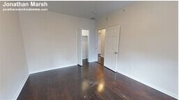 Building Photo - 10 Bayside St