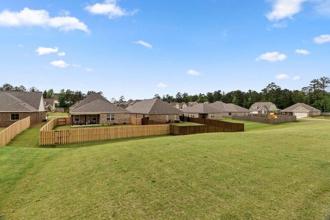 Building Photo - Beautiful Home in The Estates Neighborhood!