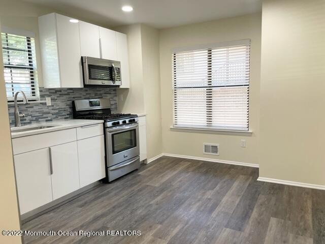 Building Photo - 331 Oak Knoll Dr