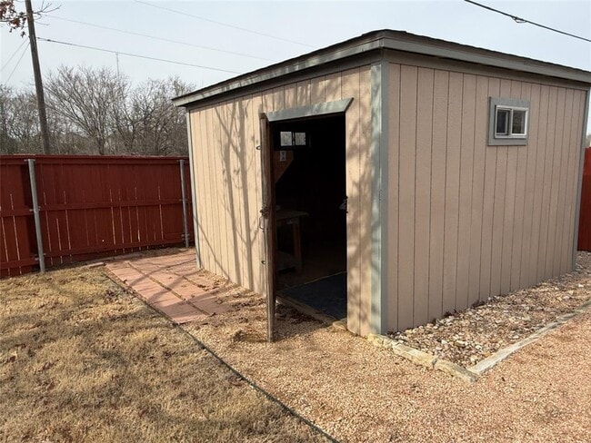 Building Photo - 334 Avalanche Ave