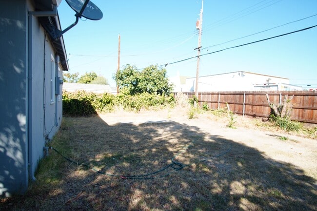 Building Photo - 2739 Kroy Way