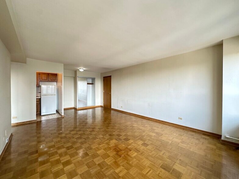 Building Photo - 4180 N Marine Dr