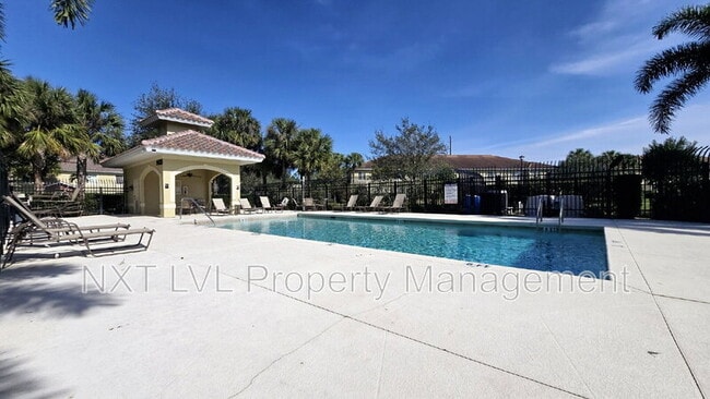 Building Photo - 9440 Ivy Brook Run