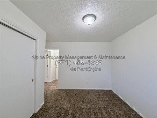Building Photo - 18317 SW Jann Dr