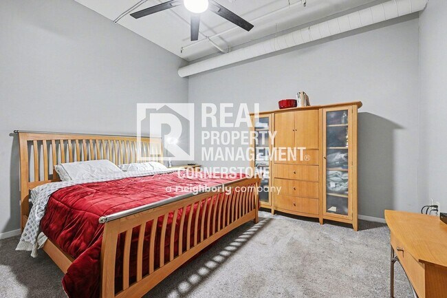 Building Photo - 125 S Kalamazoo Mall