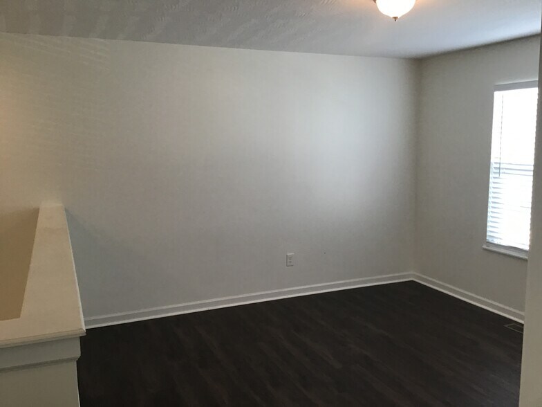 Building Photo - 122 Faulkner Dr