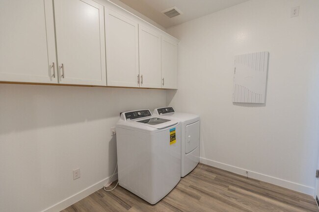 Building Photo - NEW CONSTRUCTION HOME WITH 3 BED/2 BATH + ...