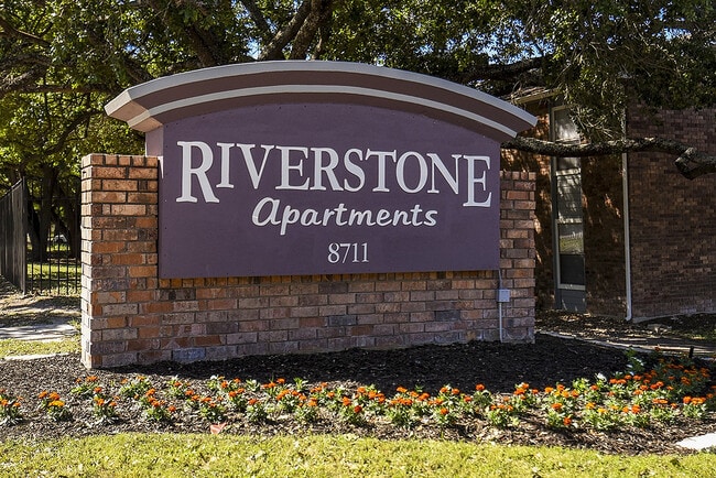 Building Photo - Riverstone Apartments