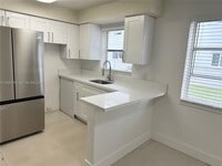 Building Photo - 5211 SW 91st Ave