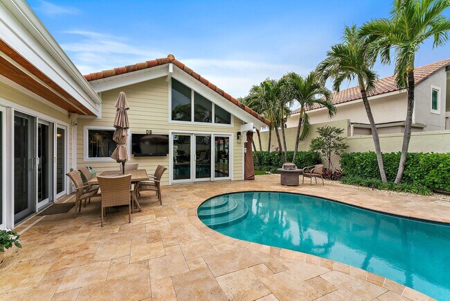 Building Photo - 108 E Tarpon Ln