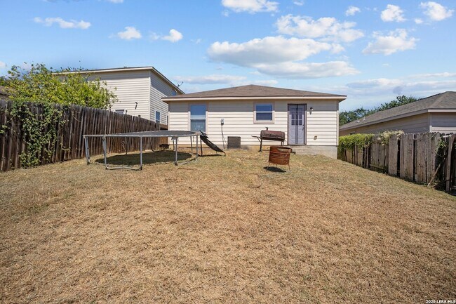 Building Photo - 5923 Fox Canyon
