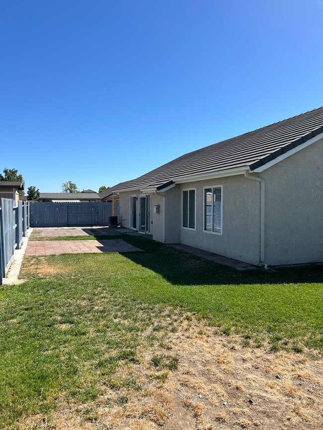 Building Photo - Coming Soon! Charming 3-Bedroom, 2-Bath Ho...