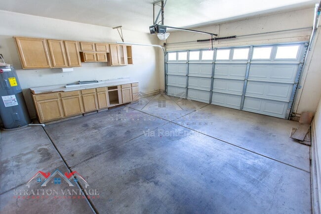 Building Photo - 1891 E Brentrup Dr