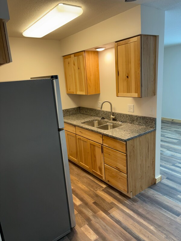 Building Photo - 405 Short St