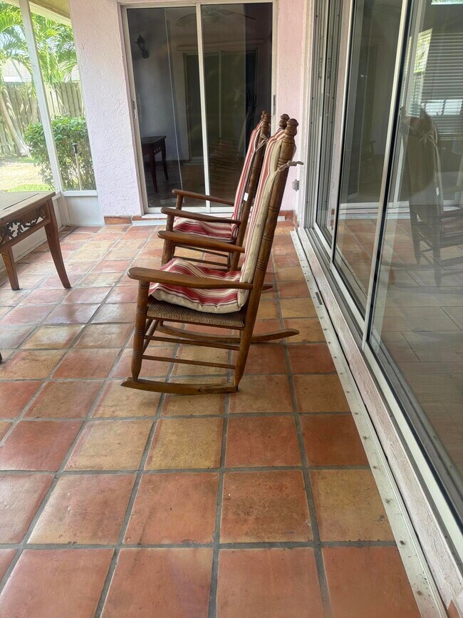 Building Photo - 1401 Hideaway Bend