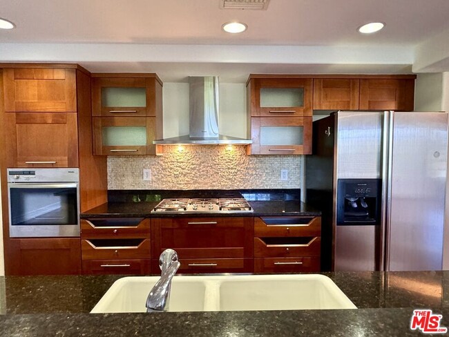 Building Photo - 107 N Swall Dr