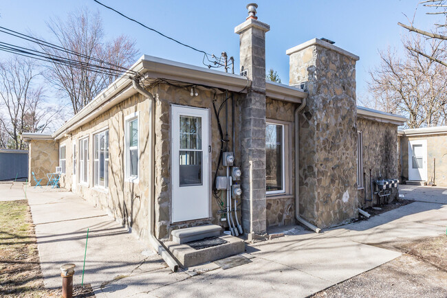Building Photo - 7200 Whitmore Lake Rd
