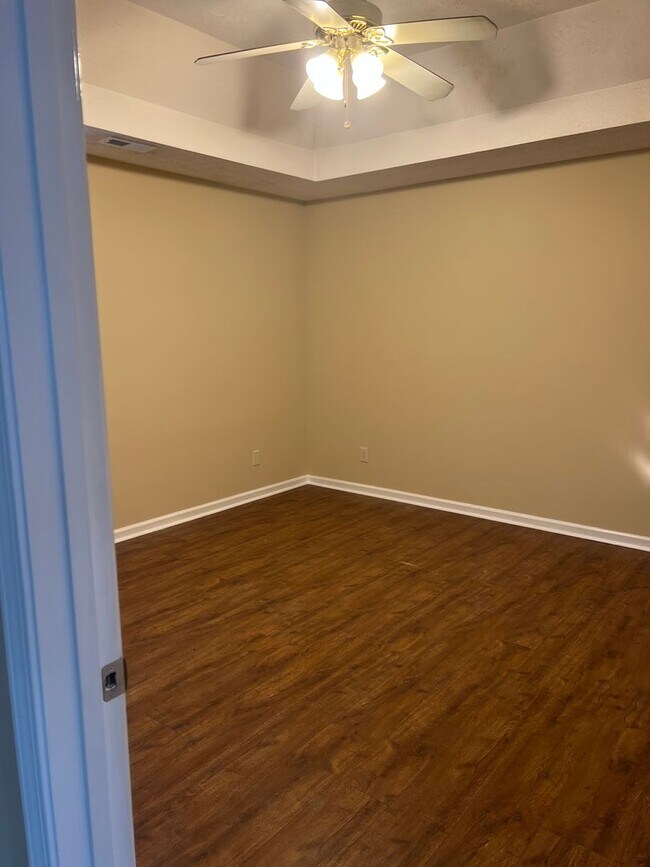 Building Photo - 3 bedroom 2 bath single family home for RENT!