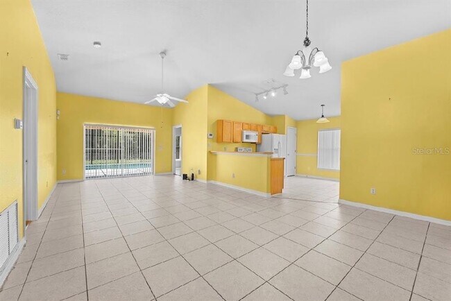 Building Photo - 131 Sandy Ridge Dr