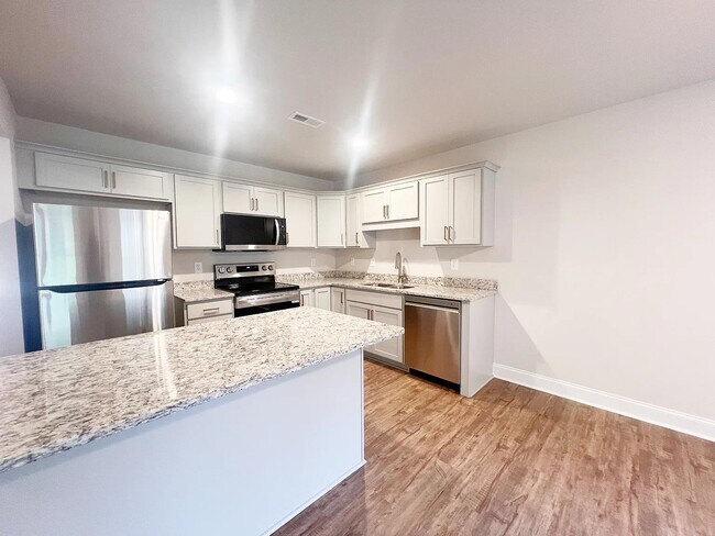 Building Photo - 106 Keel Ln