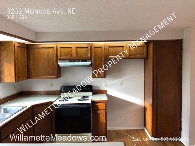 Building Photo - 3232 Monroe Ave NE