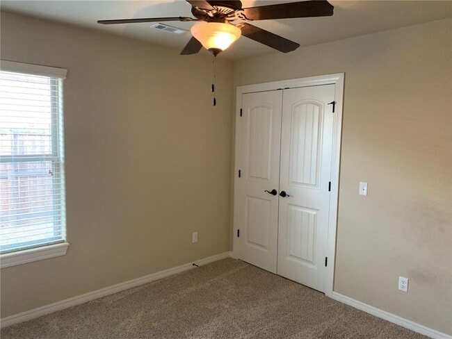 Building Photo - 3072 N Autumn Rose Ave