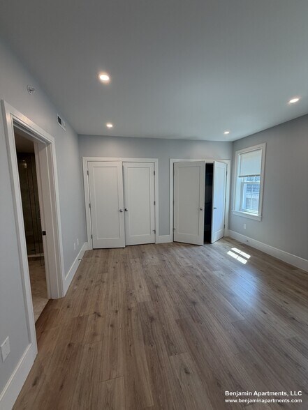 Building Photo - 124 Kenrick St