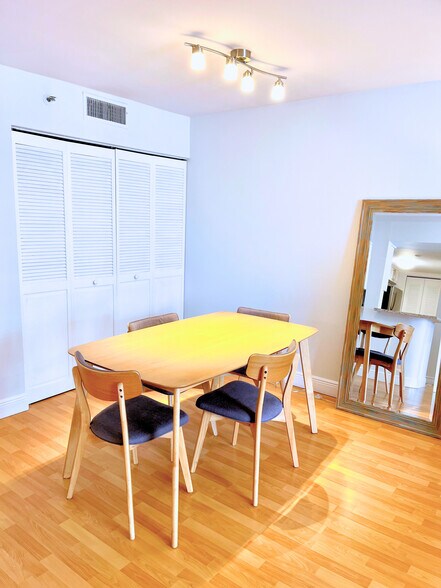 Building Photo - 770 Claughton Island Dr