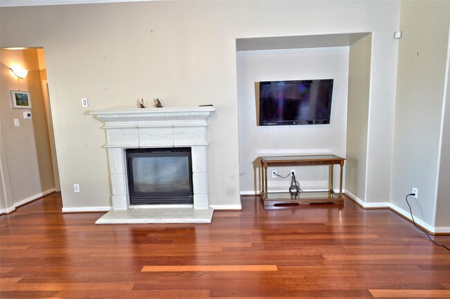 Building Photo - 15230 Chimney Hill Cir