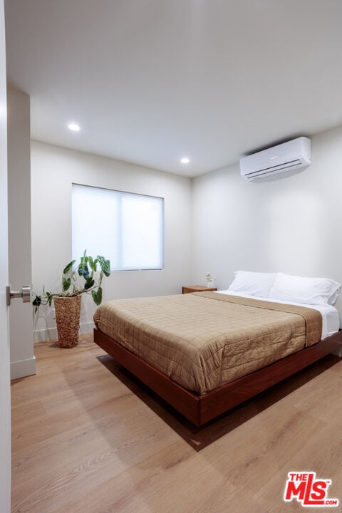 Building Photo - 859 N Mansfield Ave