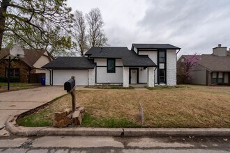 Building Photo - Gorgeous 3 Bedroom Remodel, BA Schools!