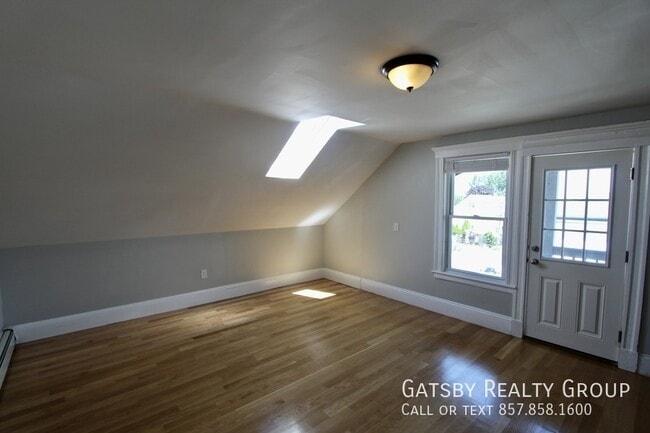 Building Photo - 505 Revere St
