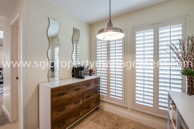 Building Photo - 5100 Verde Valley Ln