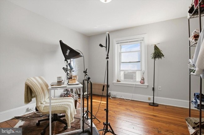 Building Photo - 343 Spring Mill Ave